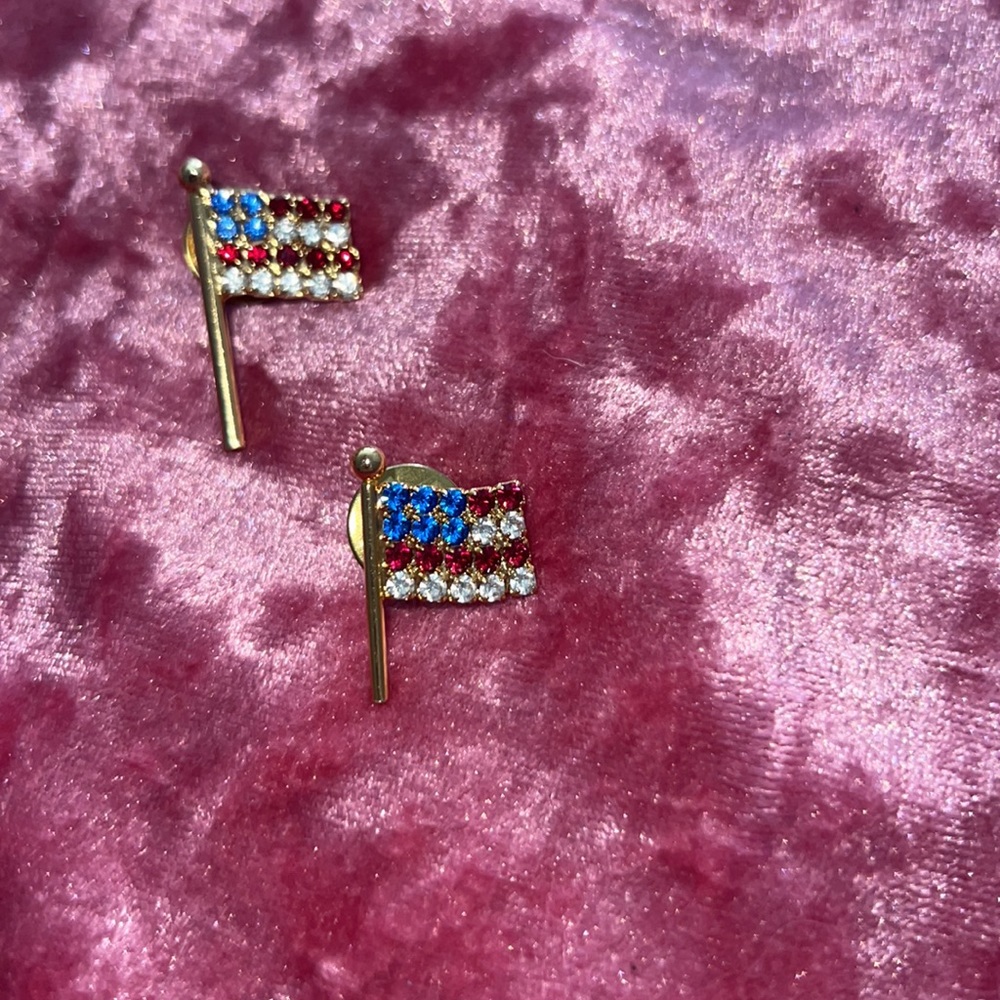 HISTORICAL JEWELRY MUST READ DESCRIPTION! Pins from 9/11 Airlines